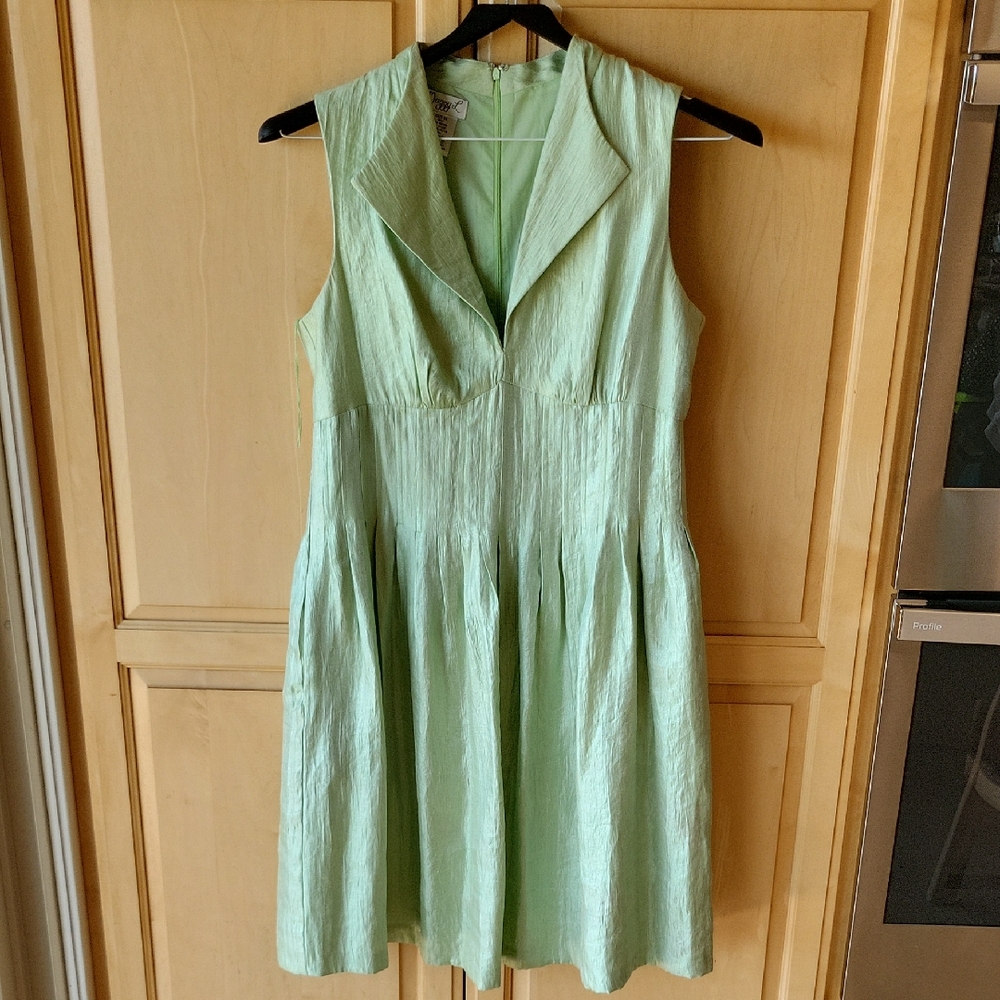 Elegant Mint Green Sleeveless Dress